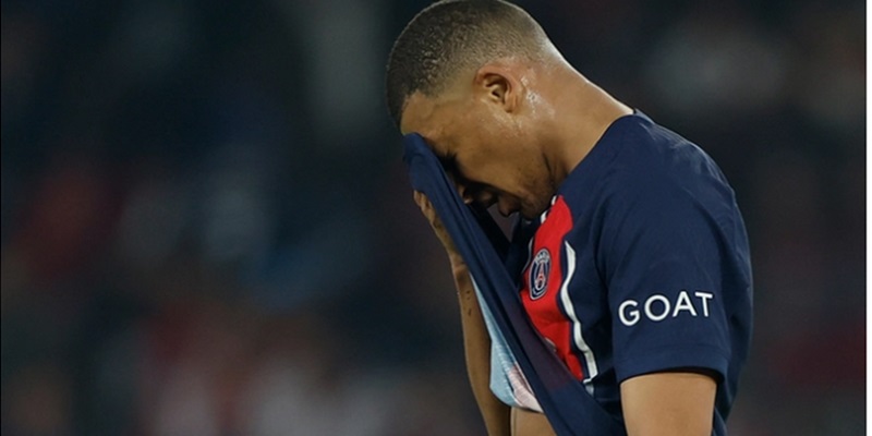 Mbappe xúc động khi chia tay PSG sau 7 năm thi đấu